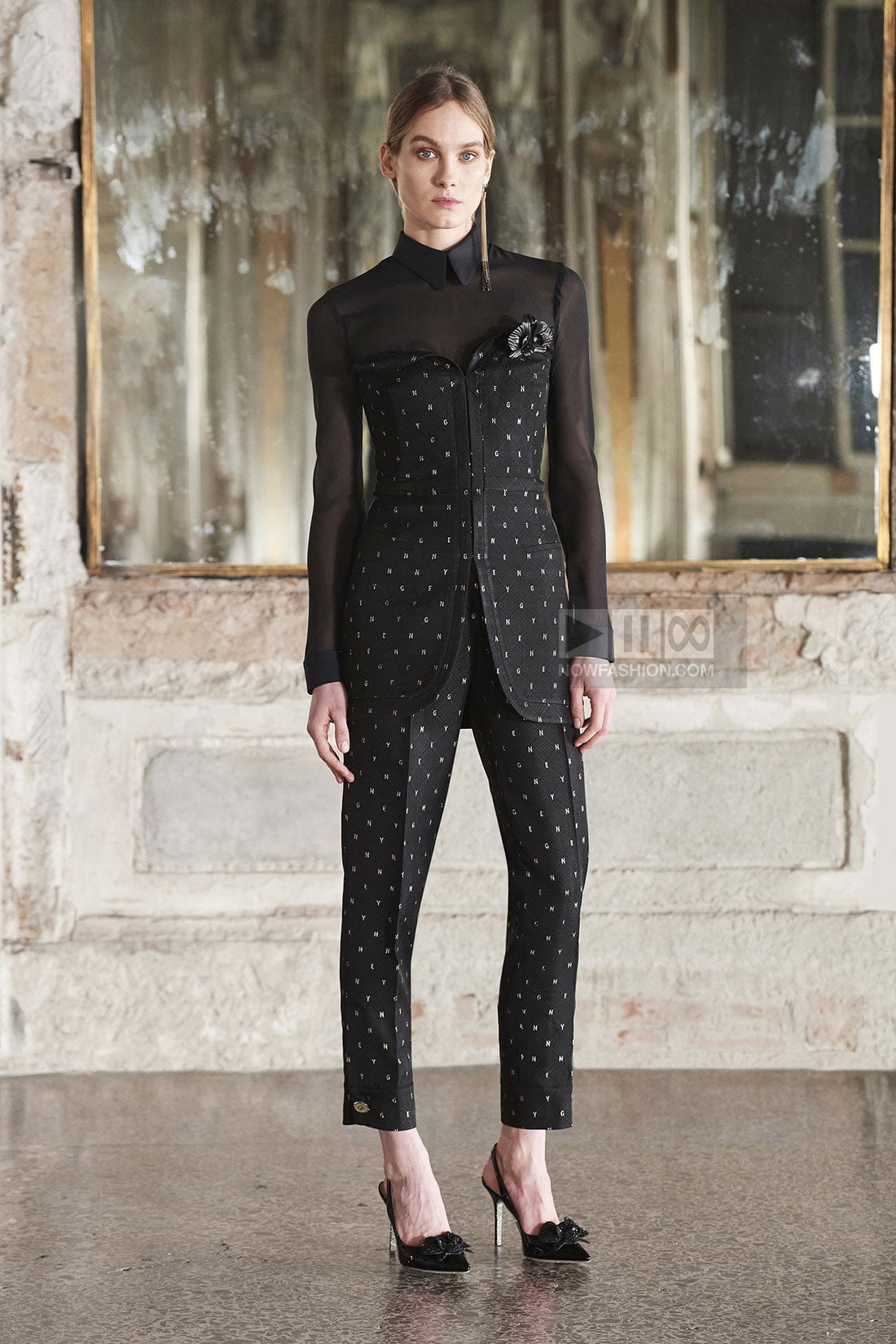 Genny Ready To Wear Fashion Show, Collection Fall Winter 2021 presented during Milan Fashion Week.
Runway look # 0032