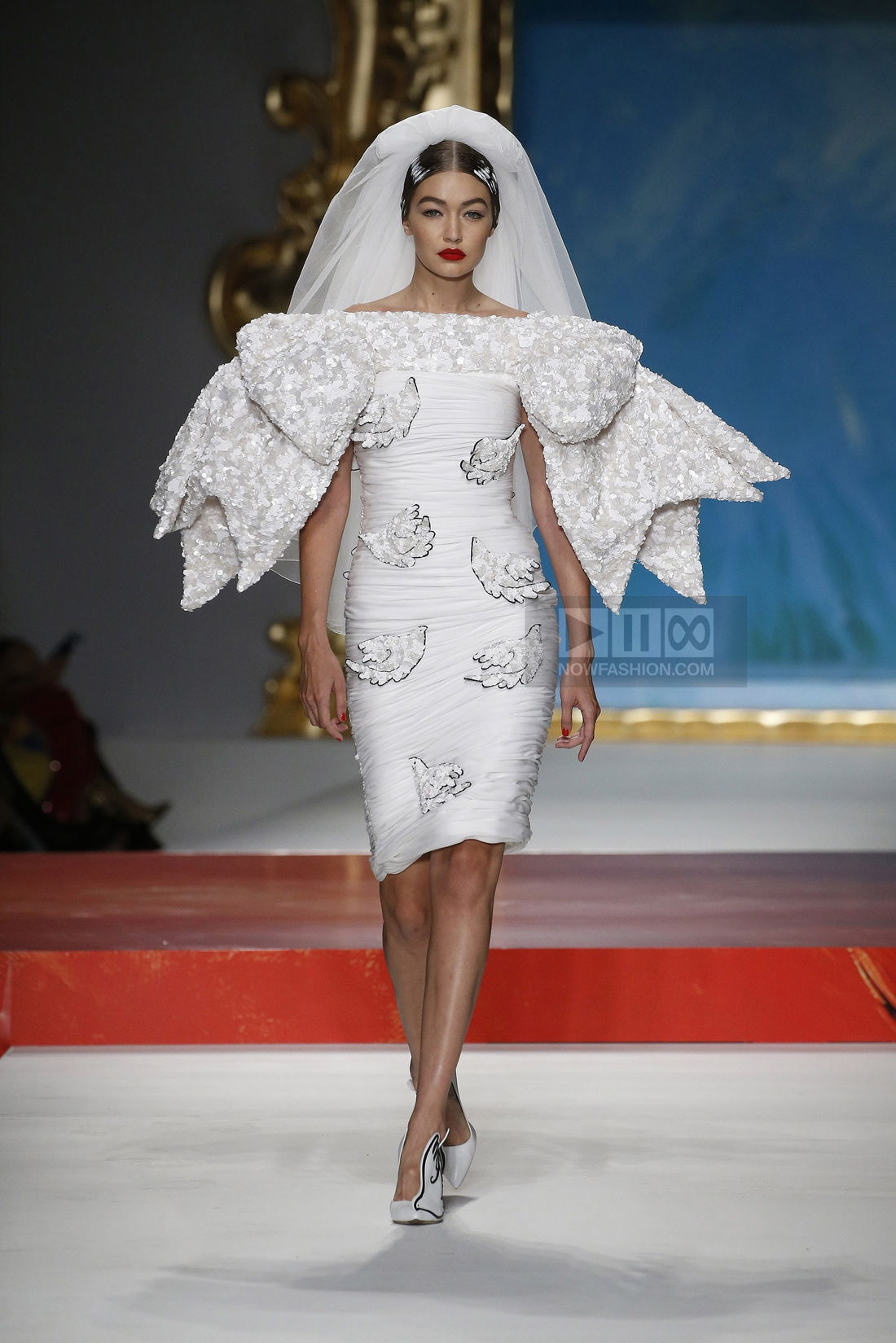 Moschino Fall 2020 Moschino Haute Couture Moschino Fall 2020 - Main Image