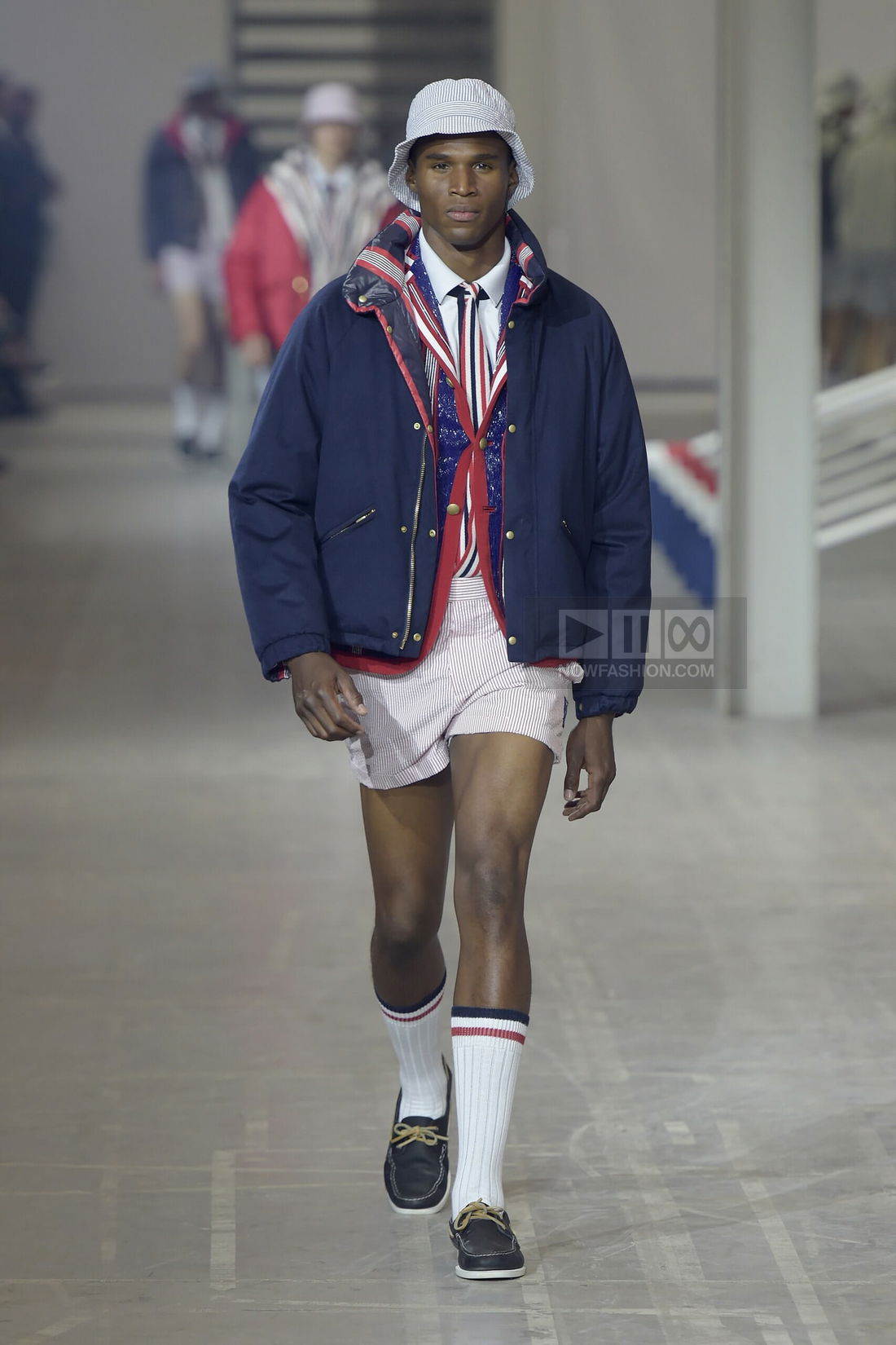 Moncler Gamme Bleu Menswear Spring Summer 2016 Milan - NOWFASHION