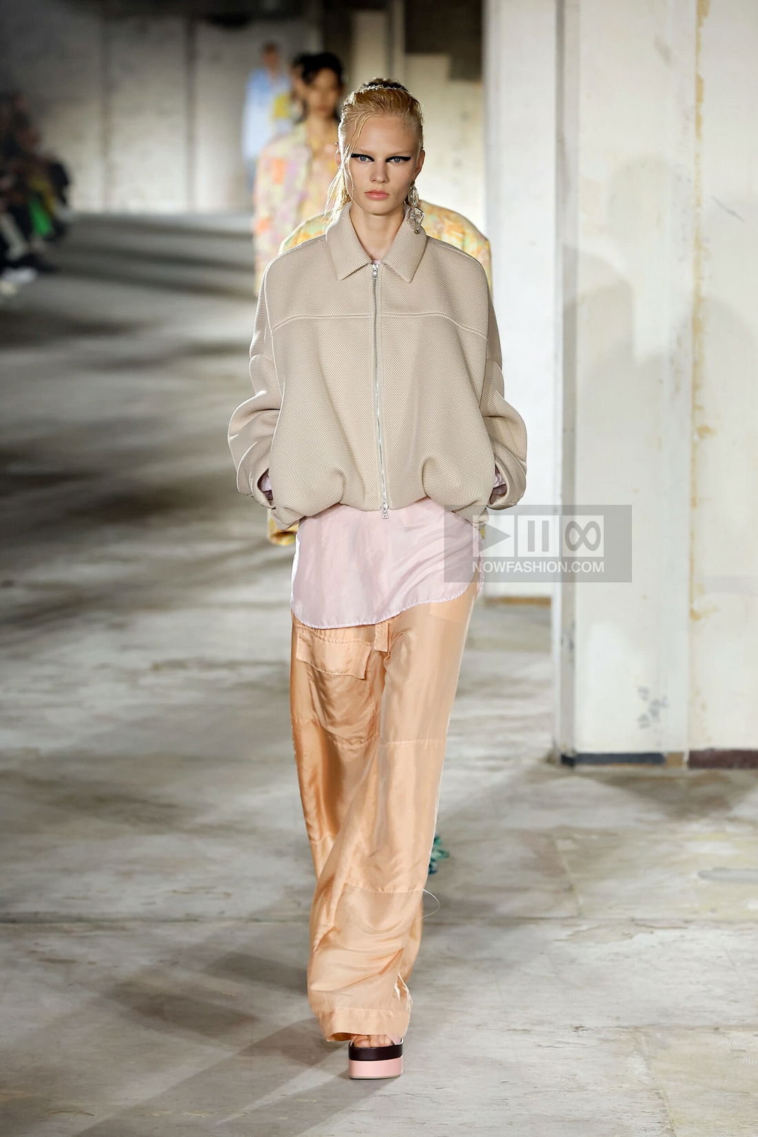 Dries van Noten Ready To Wear Fashion Show Collection Spring Summer ...