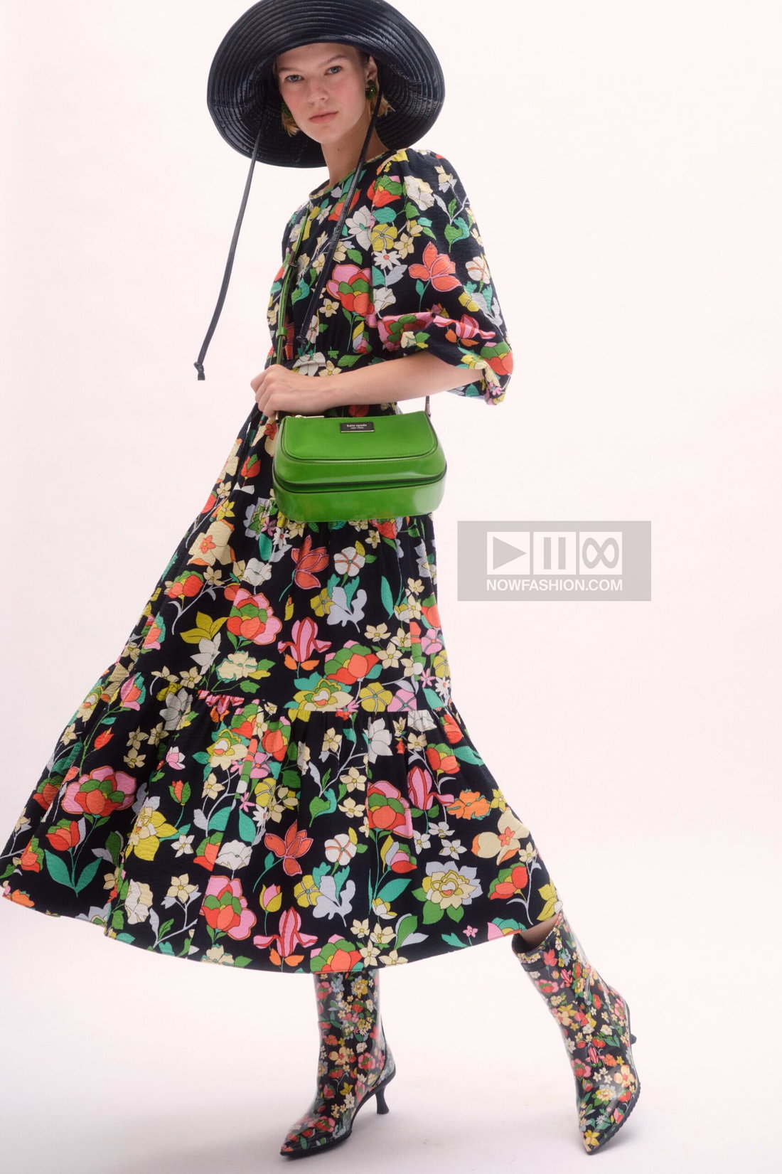 Kate Spade Ready To Wear Fashion Show Collection Spring Summer 2023, Runway look 004 New York