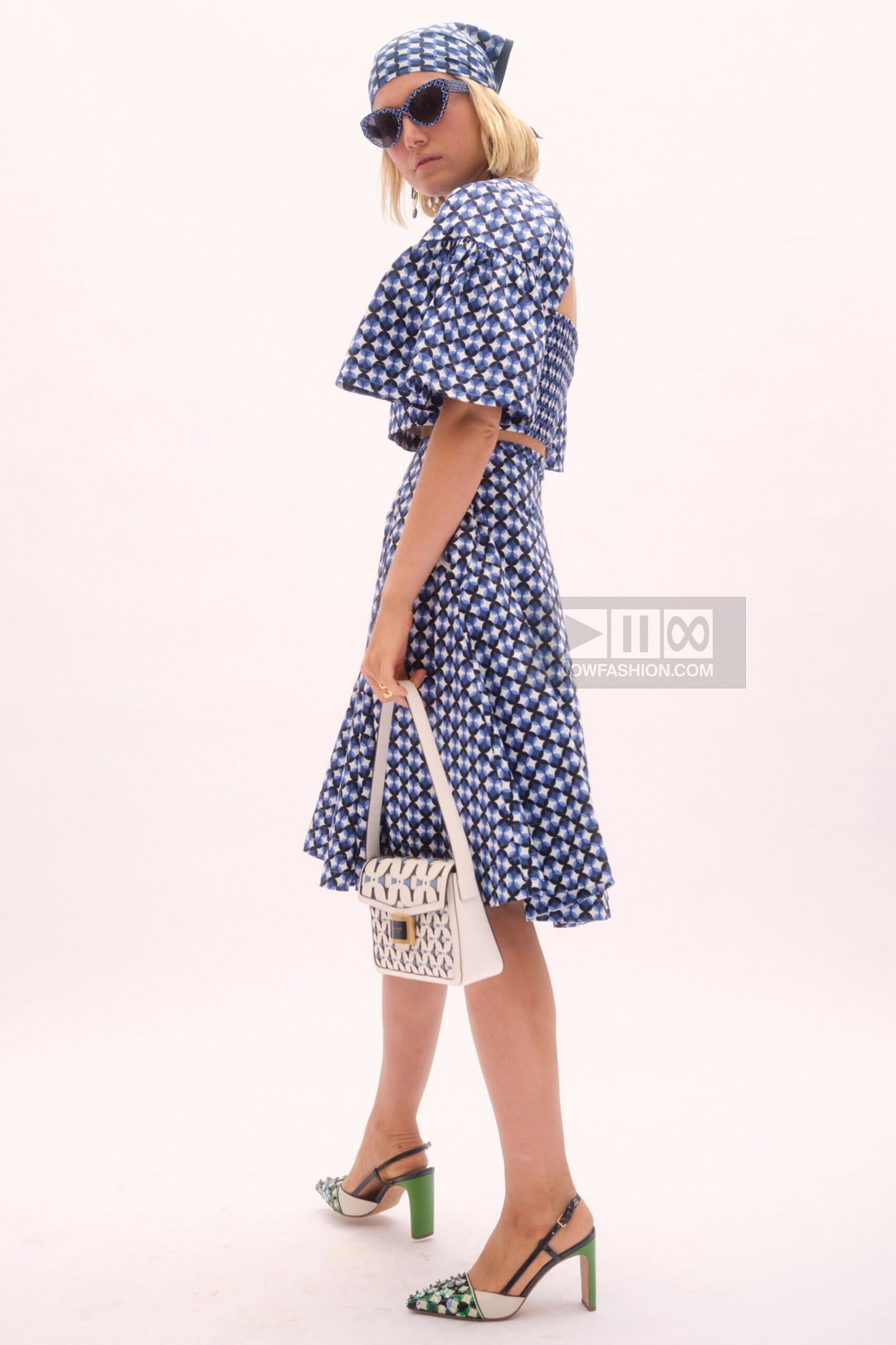 Kate Spade Ready To Wear Fashion Show Collection Spring Summer 2023, Runway look 007 New York