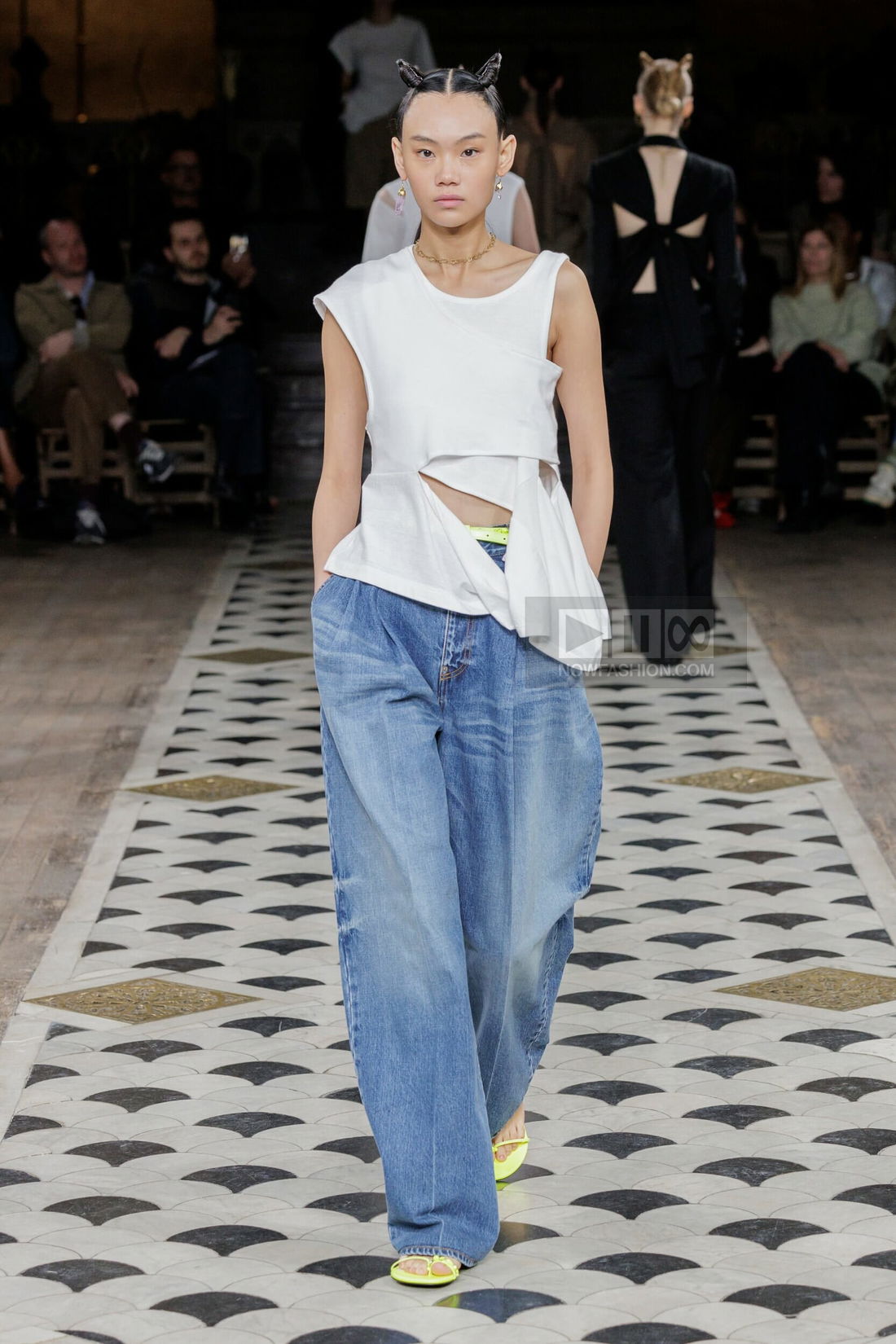 Undercover Ready To Wear Spring Summer 2023 Paris – NOWFASHION