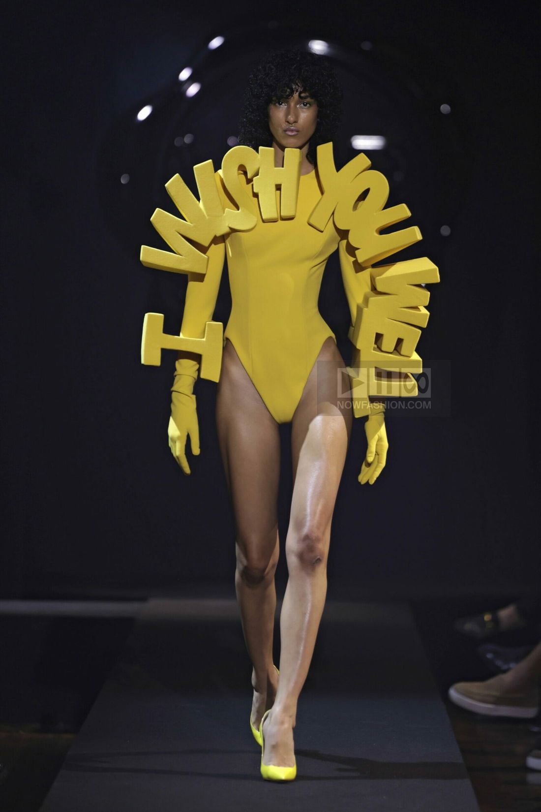 Viktor Rolf Fashion show, Runway, Couture, Fall Winter 2023, Paris Fashion Week, Runway Look