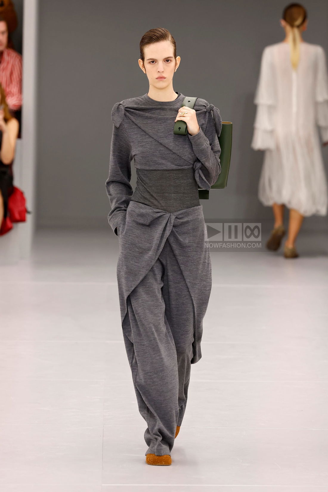 Loewe Fashion show, Runway, Ready To Wear, Spring Summer 2024, Paris ...