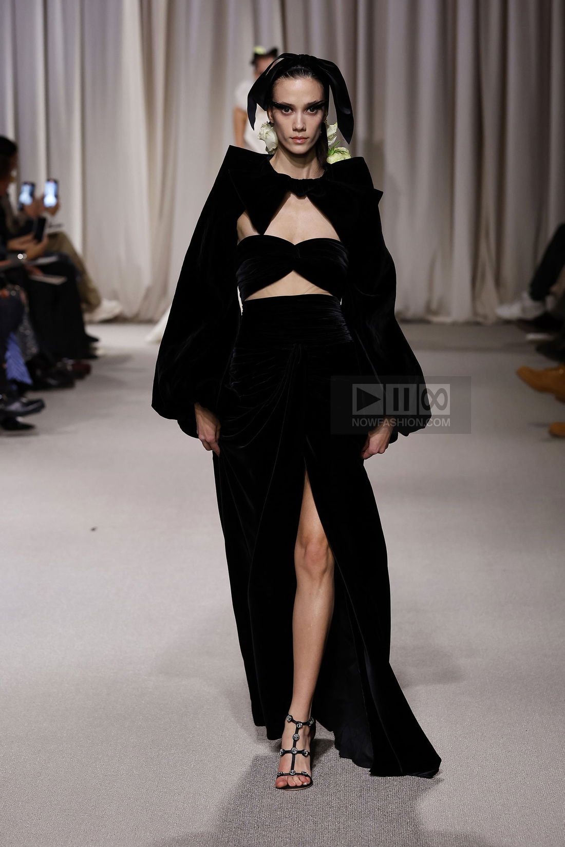 Giambattista Valli Fashion show, Runway, Couture Spring Summer 2024 ...