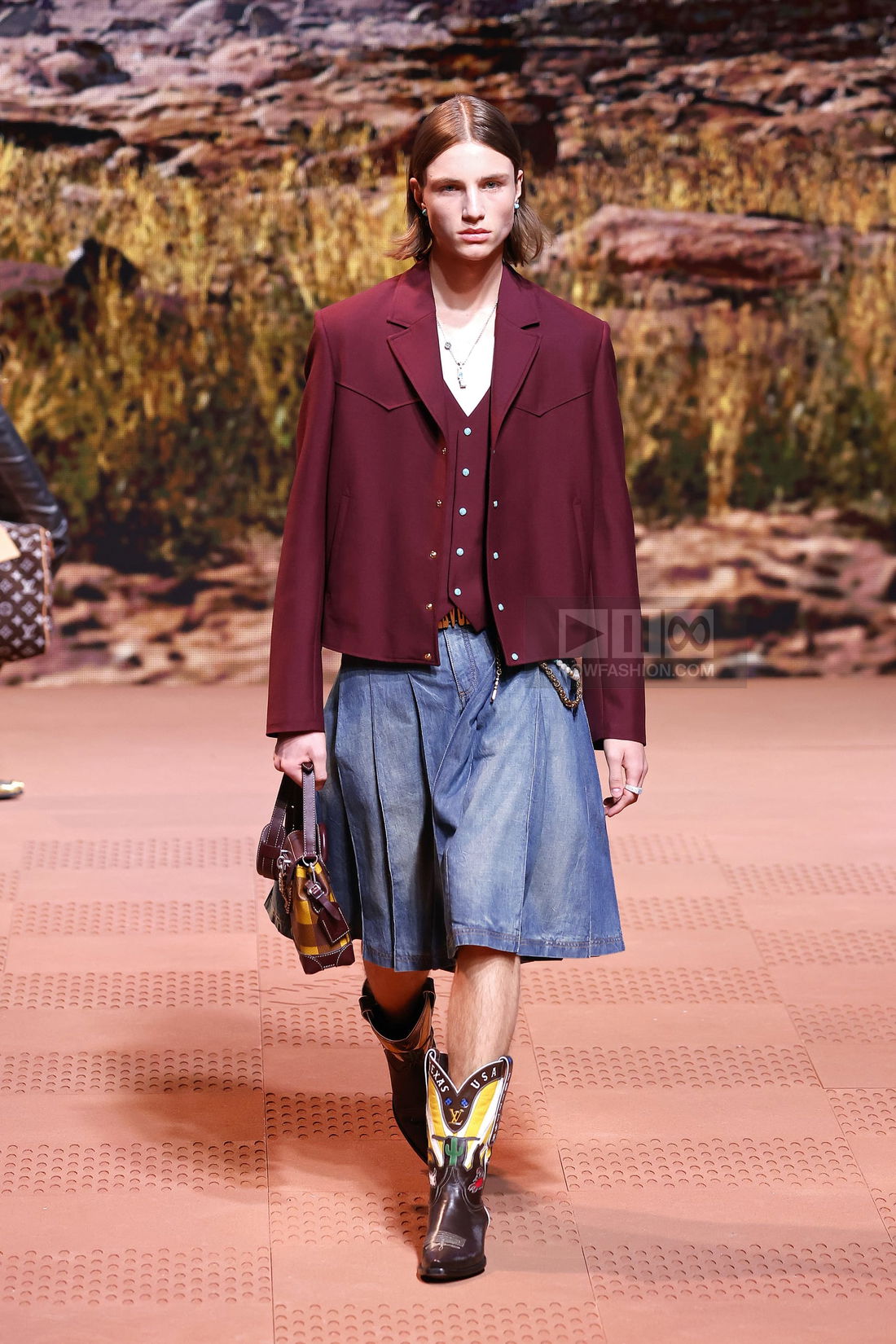 Louis Vuitton Fashion show, Runway, Menswear Fall Winter 2024, Paris