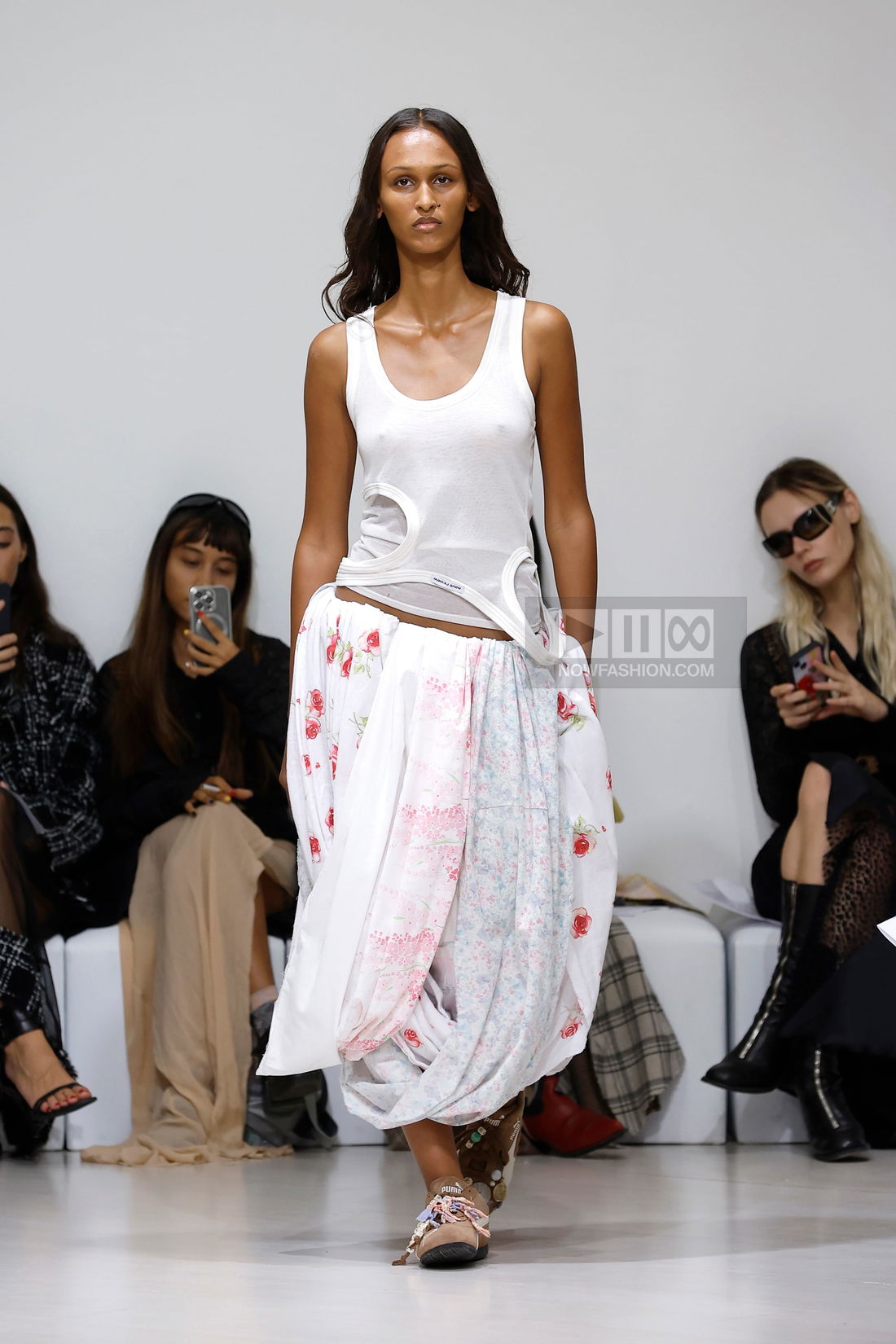Rave Review RTW Spring 2025 - Image 04 - NOWFASHION