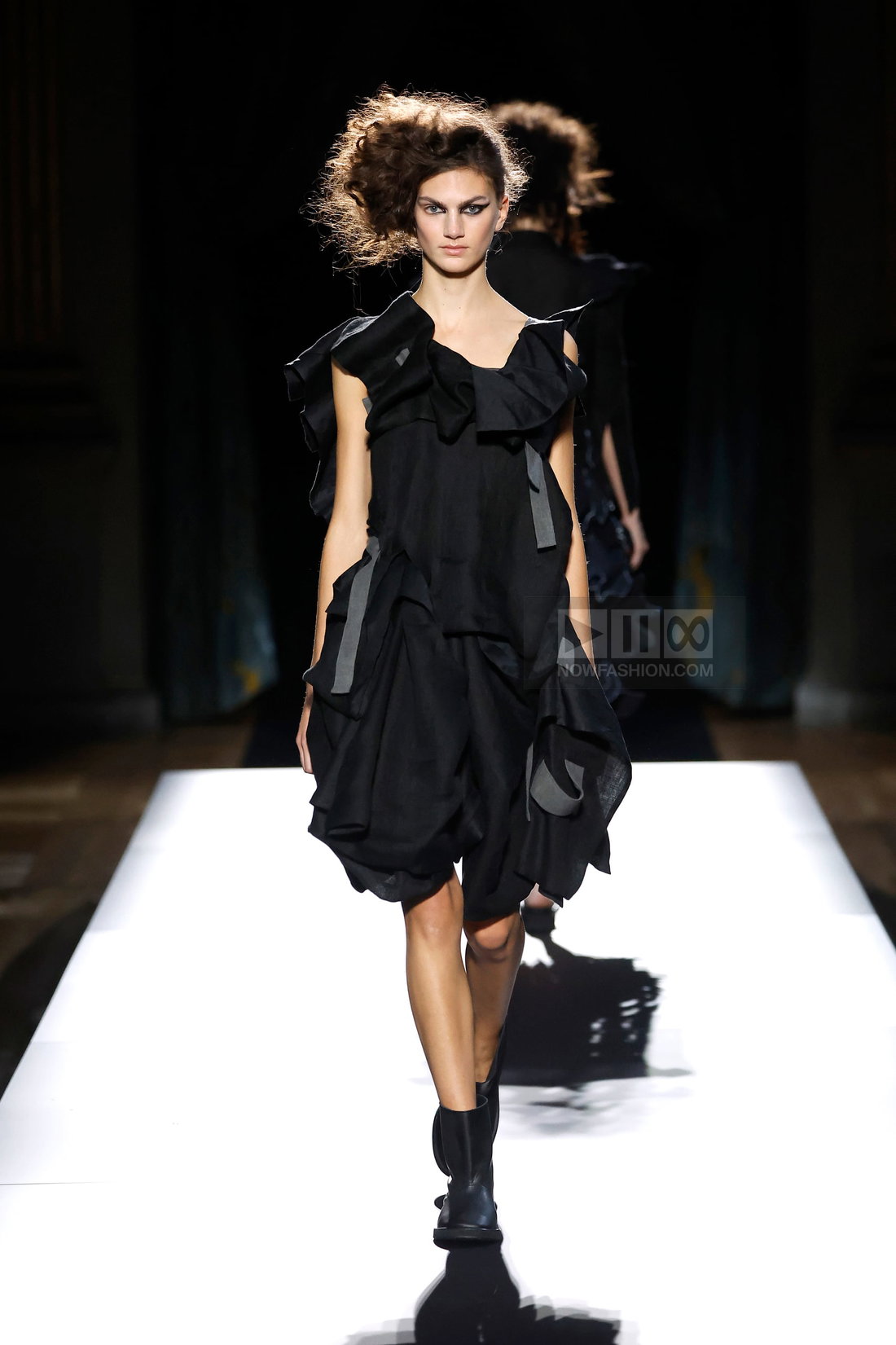 Yohji Yamamoto Ready To Wear Spring Summer 2025 Paris - NOWFASHION