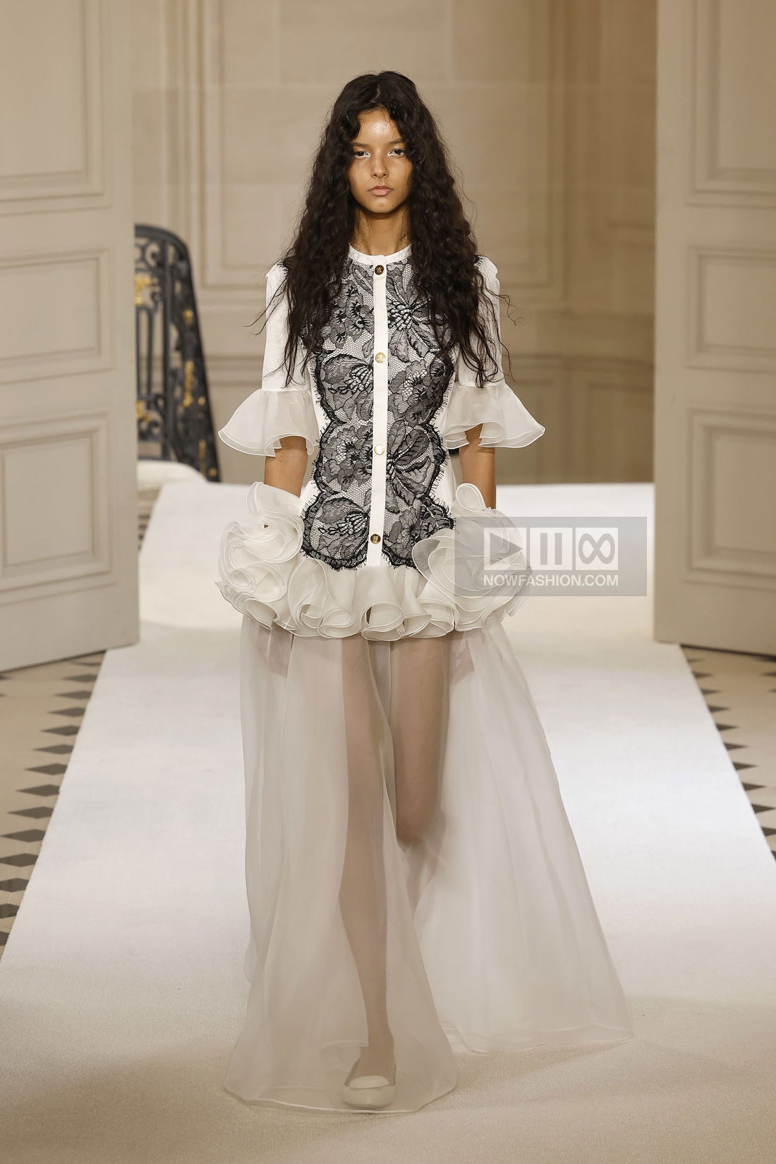 Giambattista Valli RTW Fall 2025 Image 30 NOWFASHION