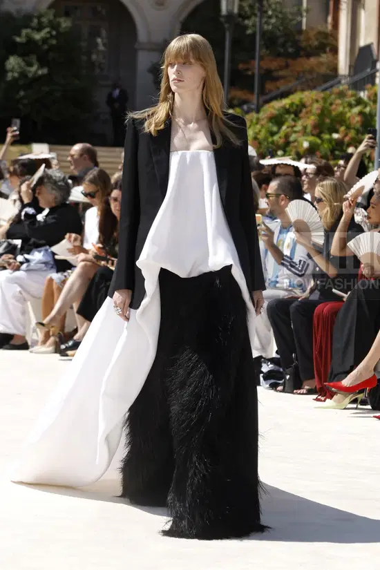 Balenciaga Couture Fall Winter 2026 Paris - NOWFASHION